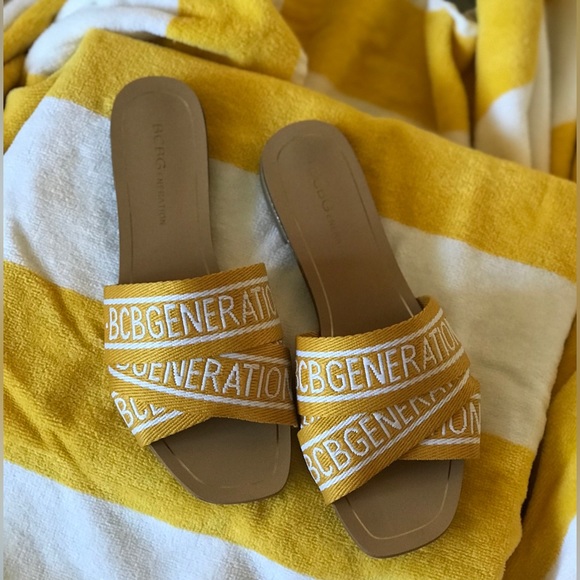 NWOB BCBG Generation Krista Kala Logo Summer Slides. - Picture 1 of 4